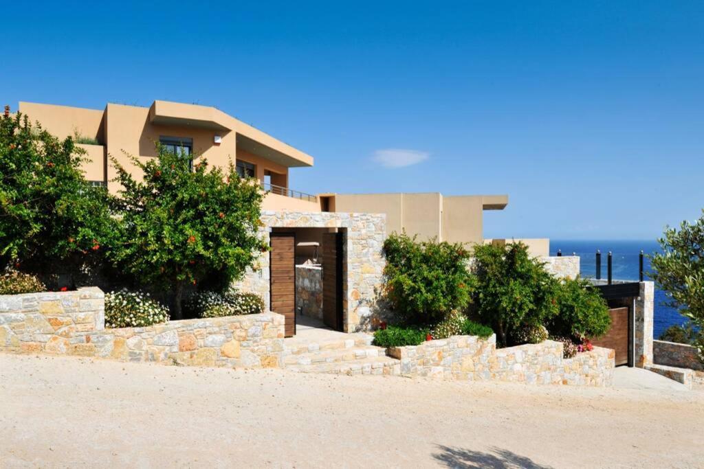 Wonderful Eco Friendly Villa Augustine Ampelo Luaran gambar